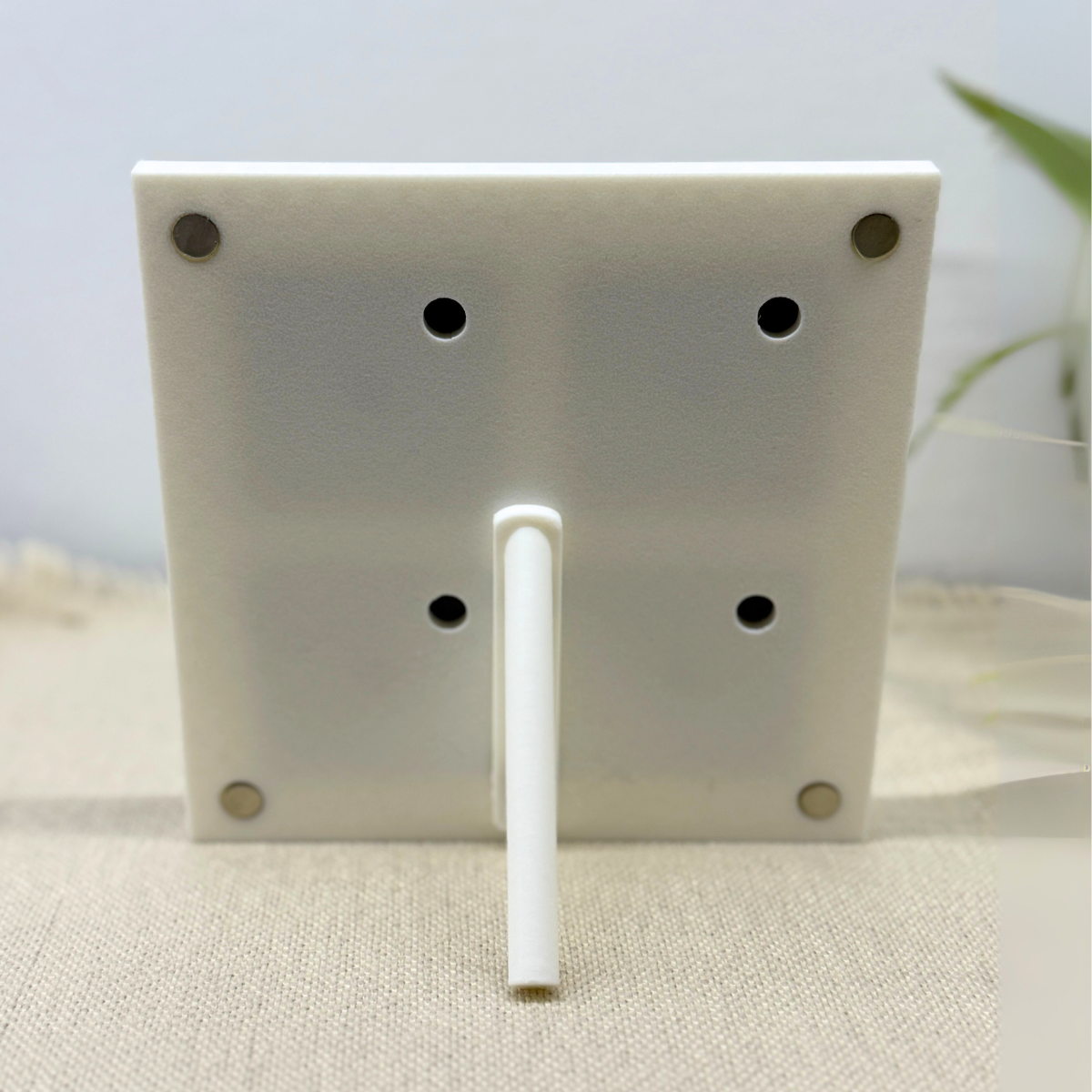 4 Image Magnetic Frame (5cmx5cm Magnets)